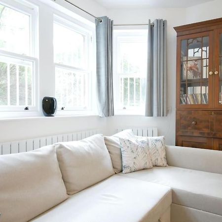 Newly Refurbished 2 Bed Apartment In Paddington Лондон Екстериор снимка