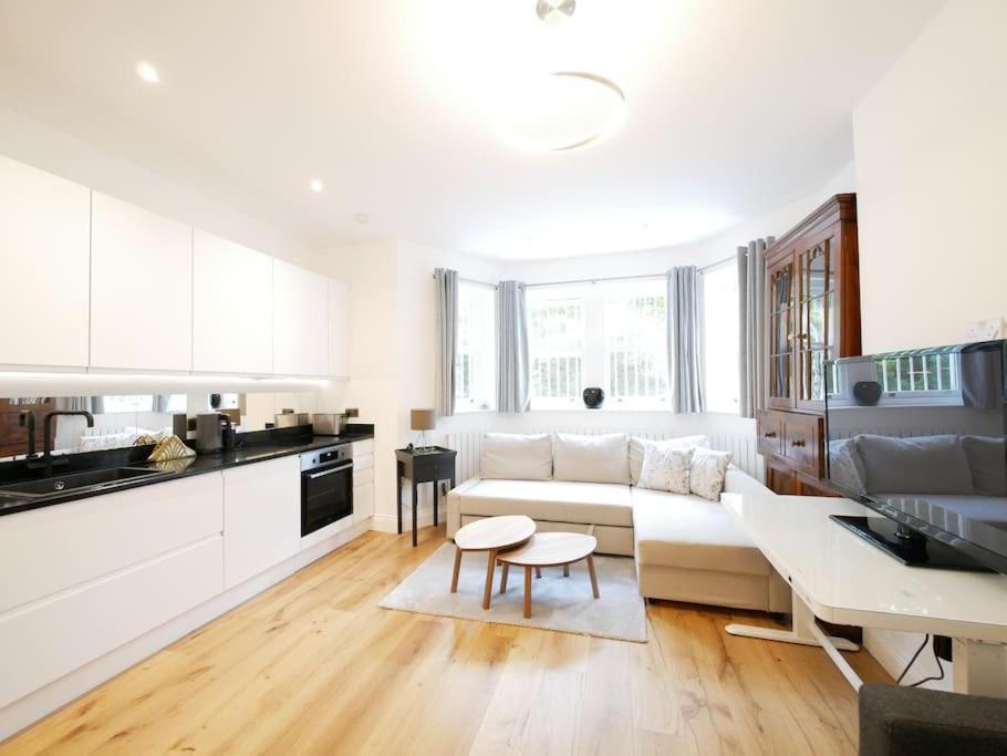 Newly Refurbished 2 Bed Apartment In Paddington Лондон Екстериор снимка