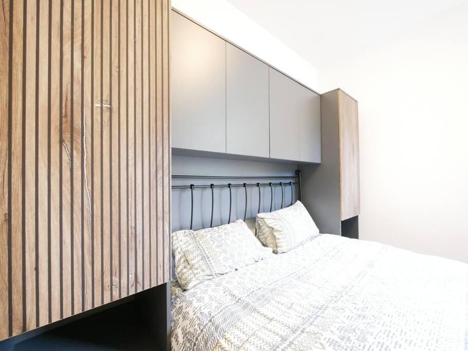 Newly Refurbished 2 Bed Apartment In Paddington Лондон Екстериор снимка