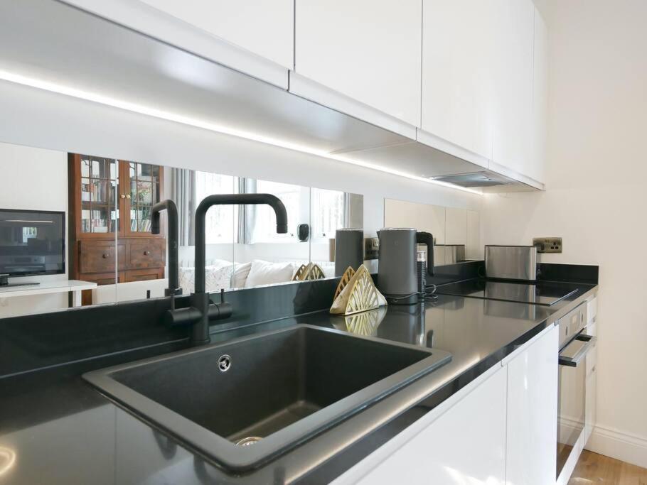 Newly Refurbished 2 Bed Apartment In Paddington Лондон Екстериор снимка